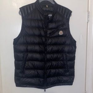 Men’s black Monclair vest